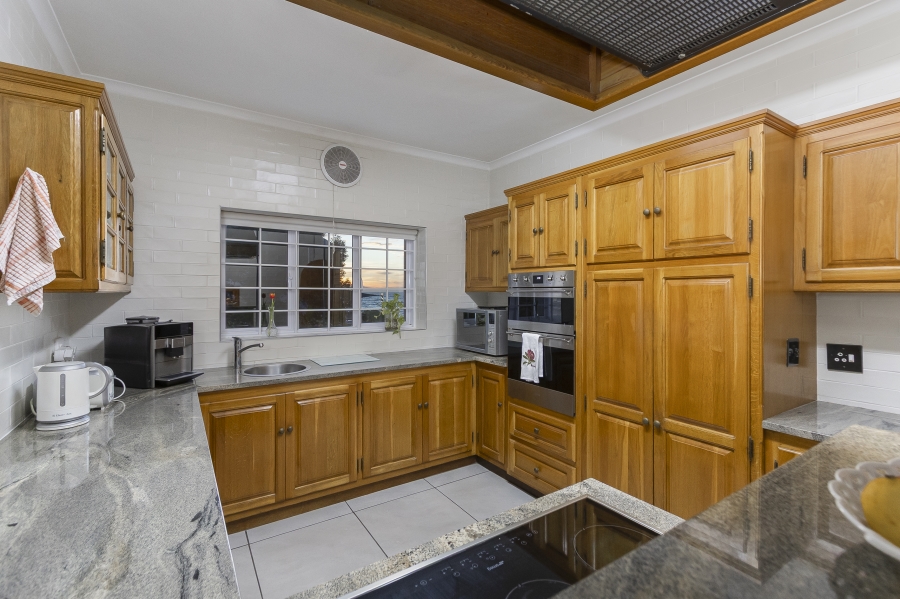 6 Bedroom Property for Sale in Gordons Bay Village Western Cape